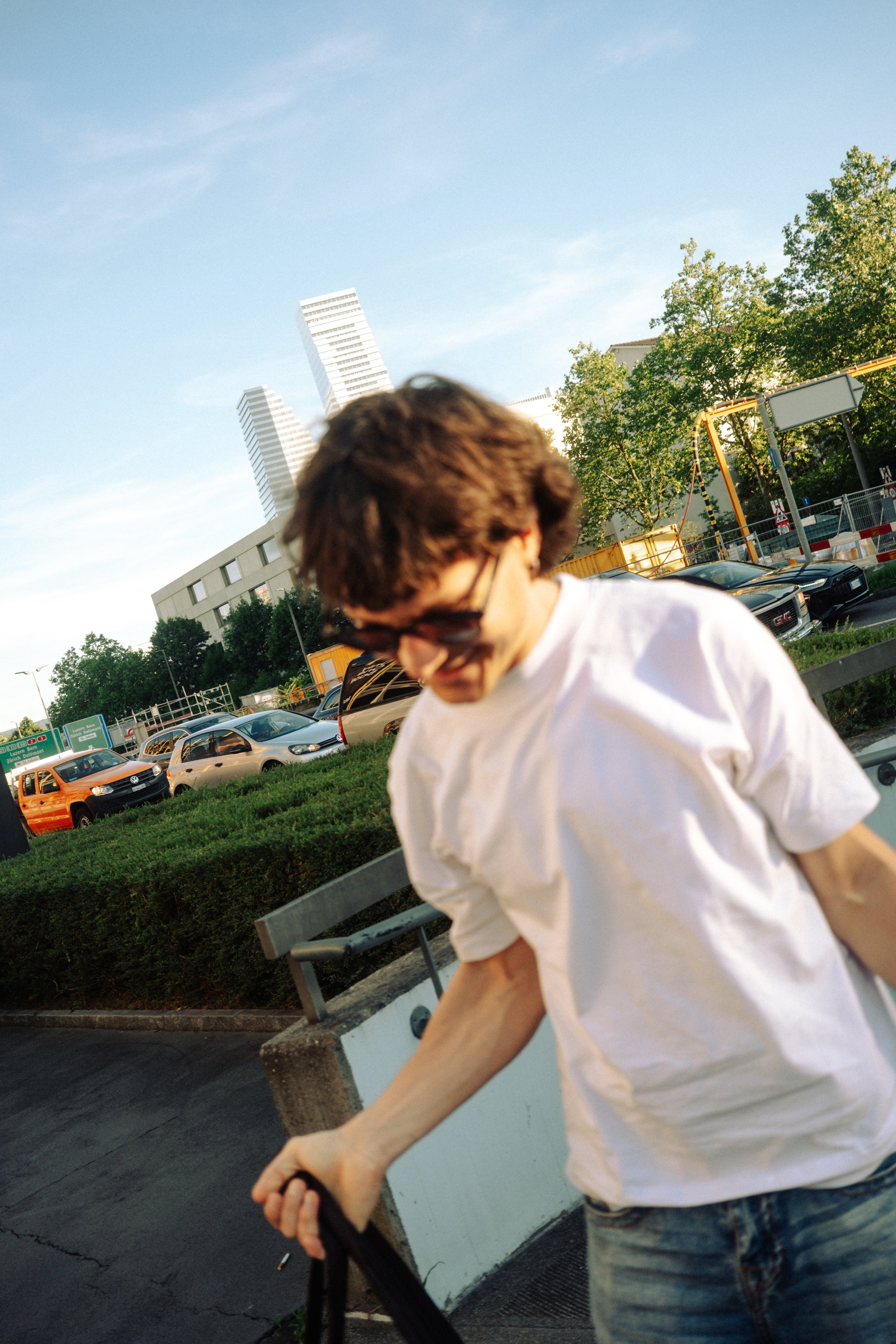 Kollektiv_Oskar-Xlongbey-Streetphotography-MOMOFRITIG-20260522-19-44-DSCF1880.jpg