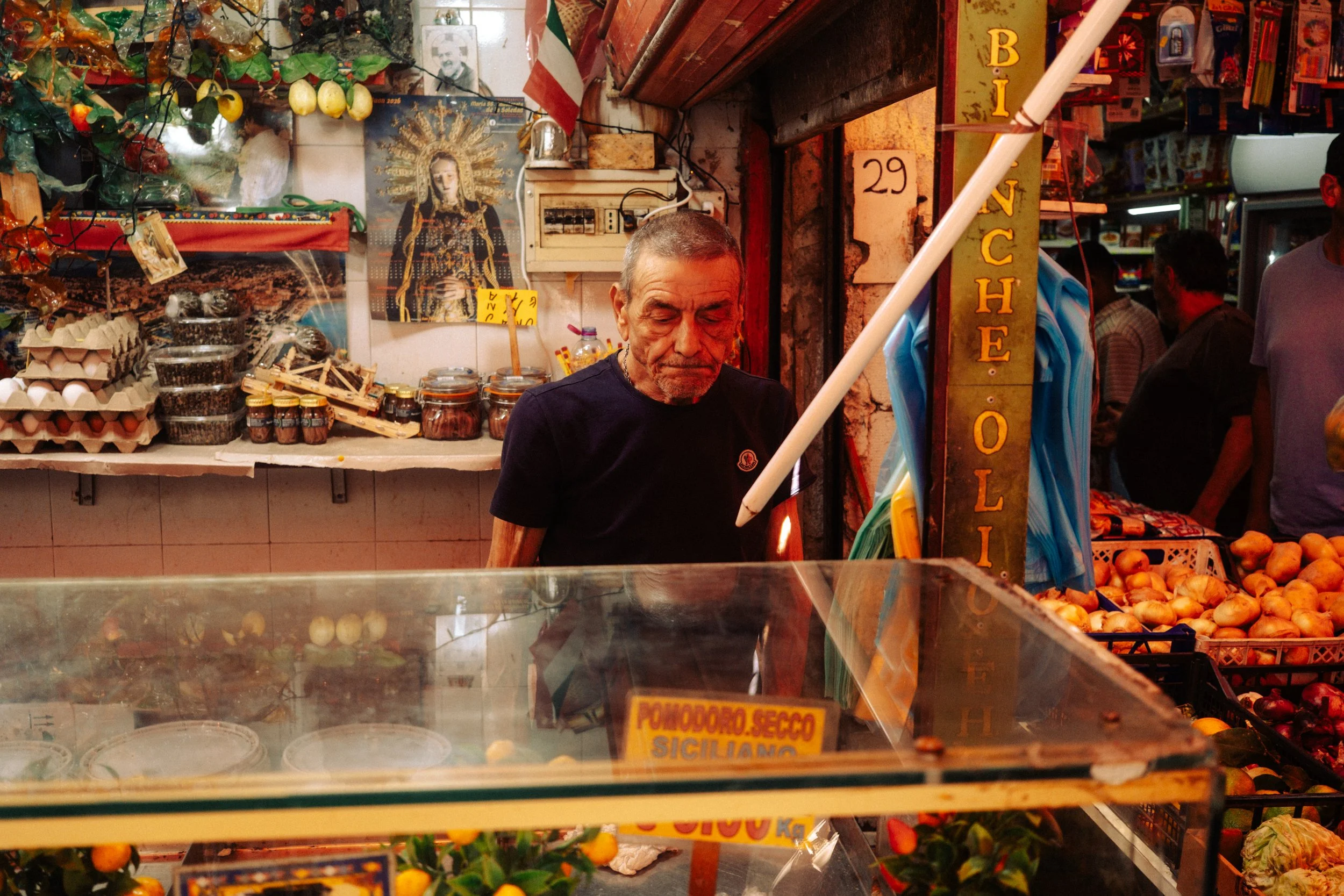 Kollektiv_Oskar-Xlongbey-Streetphotography-Palermo20260531-12-42-DSCF4038.jpg