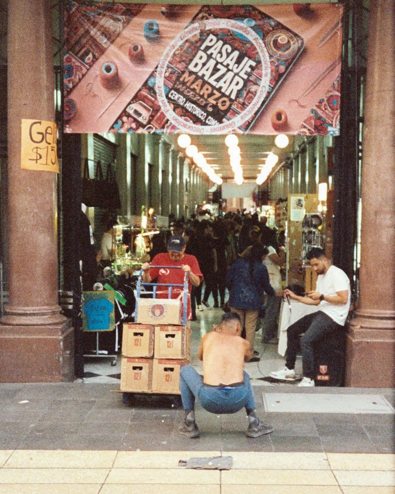 Kollektiv_Oskar-xlongbey-Analog-Streetphotography-20250414-17-41-Wiederfaenger-010.jpg