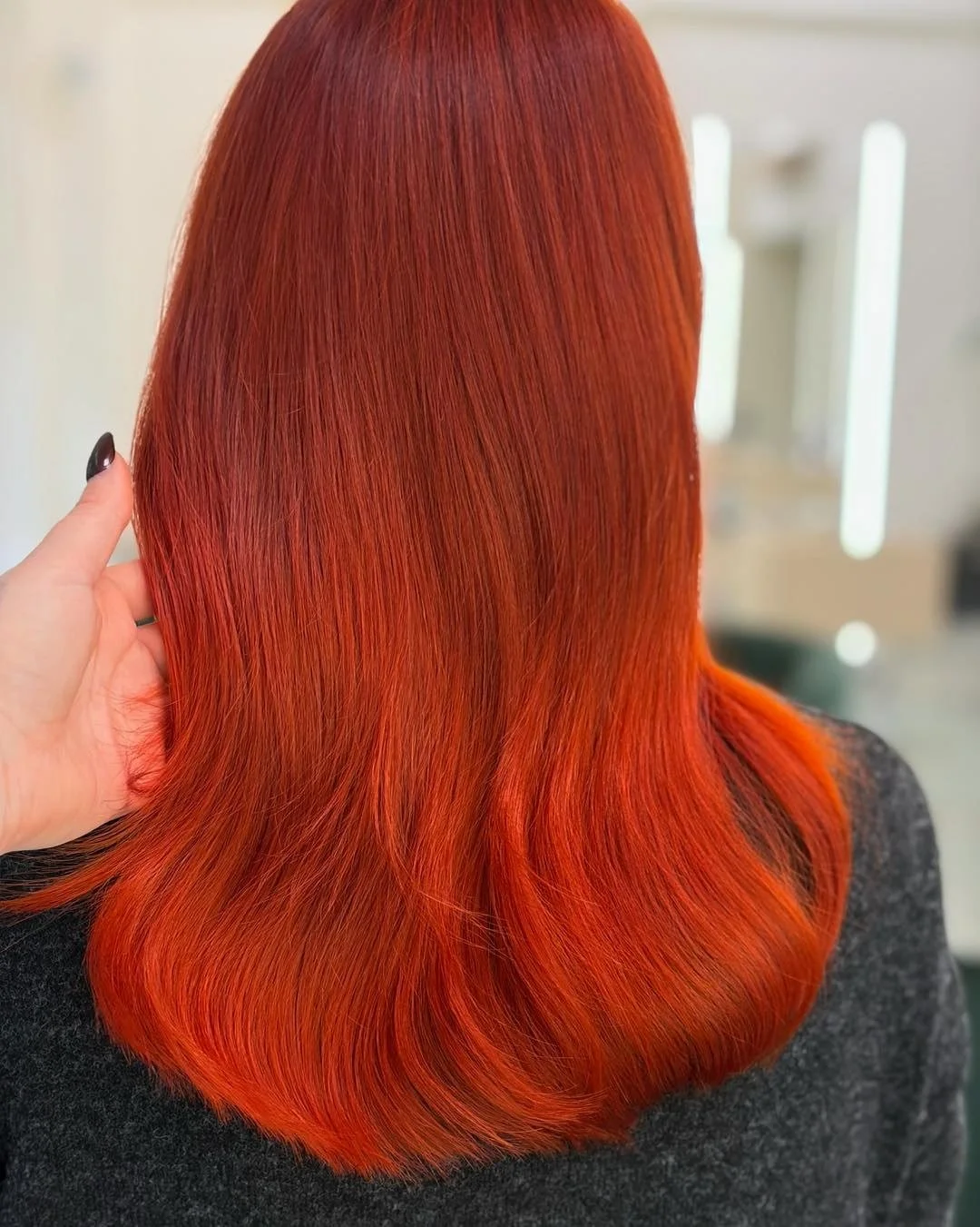 V&auml;ri&auml; pimeyteen!🧡

Mikaela taikoi v&auml;h&auml;n piristyst&auml; t&auml;h&auml;n marraskuiseen harmauteen! 

Kirkkaiden v&auml;rien yll&auml;pidossa s&auml;&auml;nn&ouml;lliset kampaamok&auml;ynnit yhdistettyn&auml; oikeanlaisiin kotihoit