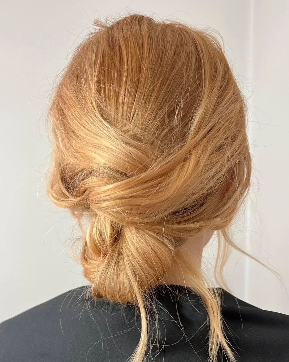 Inspiraatiota kauden juhliin🎄

Pikkujoulukausi on kuumimmillaan ja meilt&auml; Atmoksesta saat tilaisuuteen sopivan kampauksen oli juhlan aiheena sitten kaveri-iltamat, itsen&auml;isyysp&auml;iv&auml;n juhlinnat tai jos vaikka haluat hemmotella itse