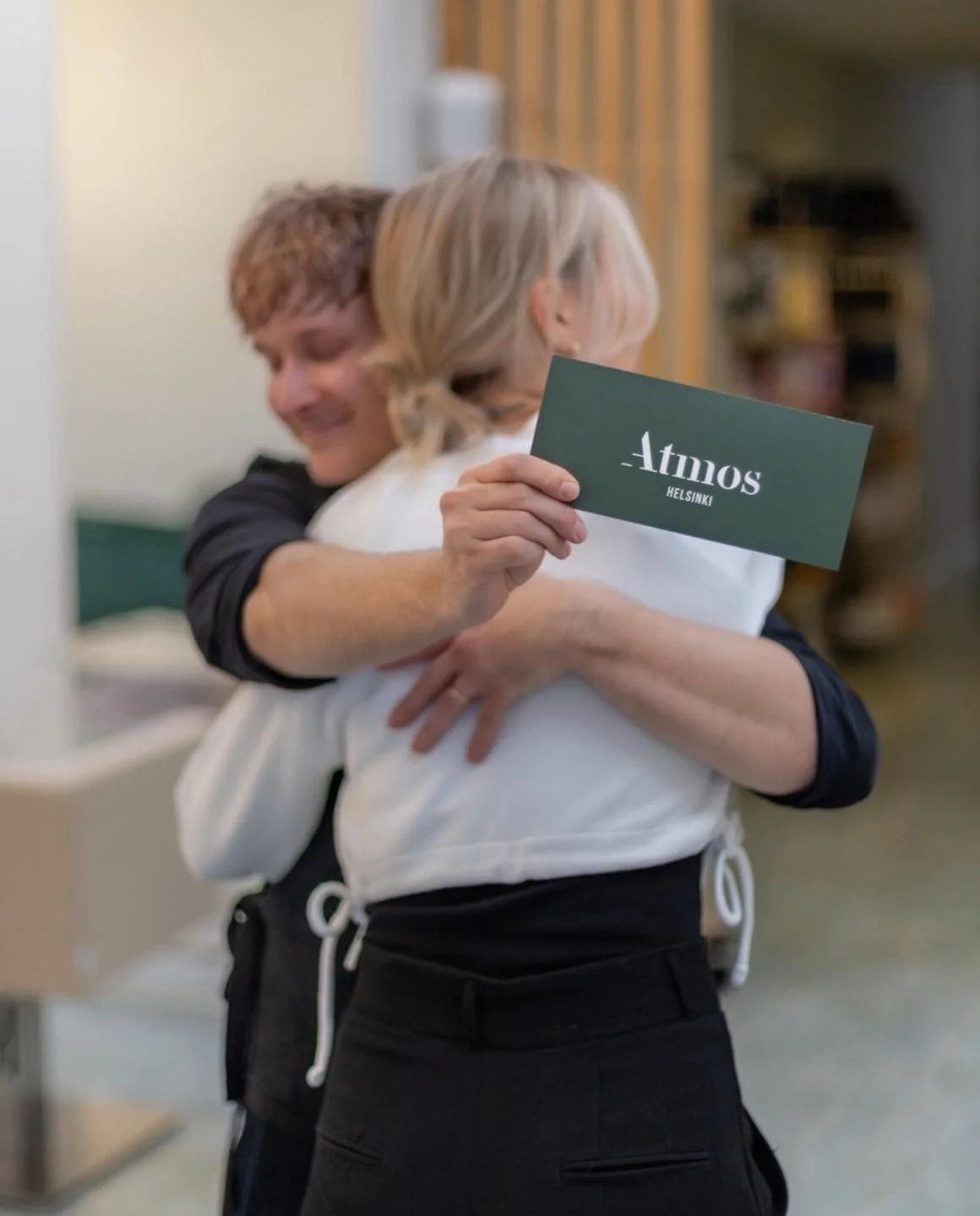 Joulun paras lahja? 

Lahjakortilla annat lahjan saajalle ihanan, rentouttavan hetken Atmoksessa🌱

Voit valita lahjakorttiin jonkin tietyn palvelukokonaisuuden tai avoimen summan jonka voi k&auml;ytt&auml;&auml; oman mielen mukaan joko tuotteisiin t