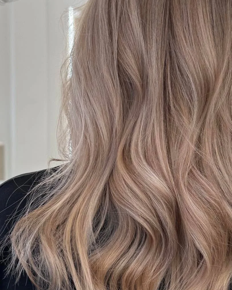 Raidat vai balayage? Lyhyet vai pitk&auml;t?

Mik&auml; aika on sopiva? 
-J&auml;t&auml; se meid&auml;n huoleksemme! 

Jos p&auml;hk&auml;ilet nettivarauksen kanssa etk&auml; ole varma mik&auml; palvelu sinun tulisi varata, ota meihin yhteytt&auml; j