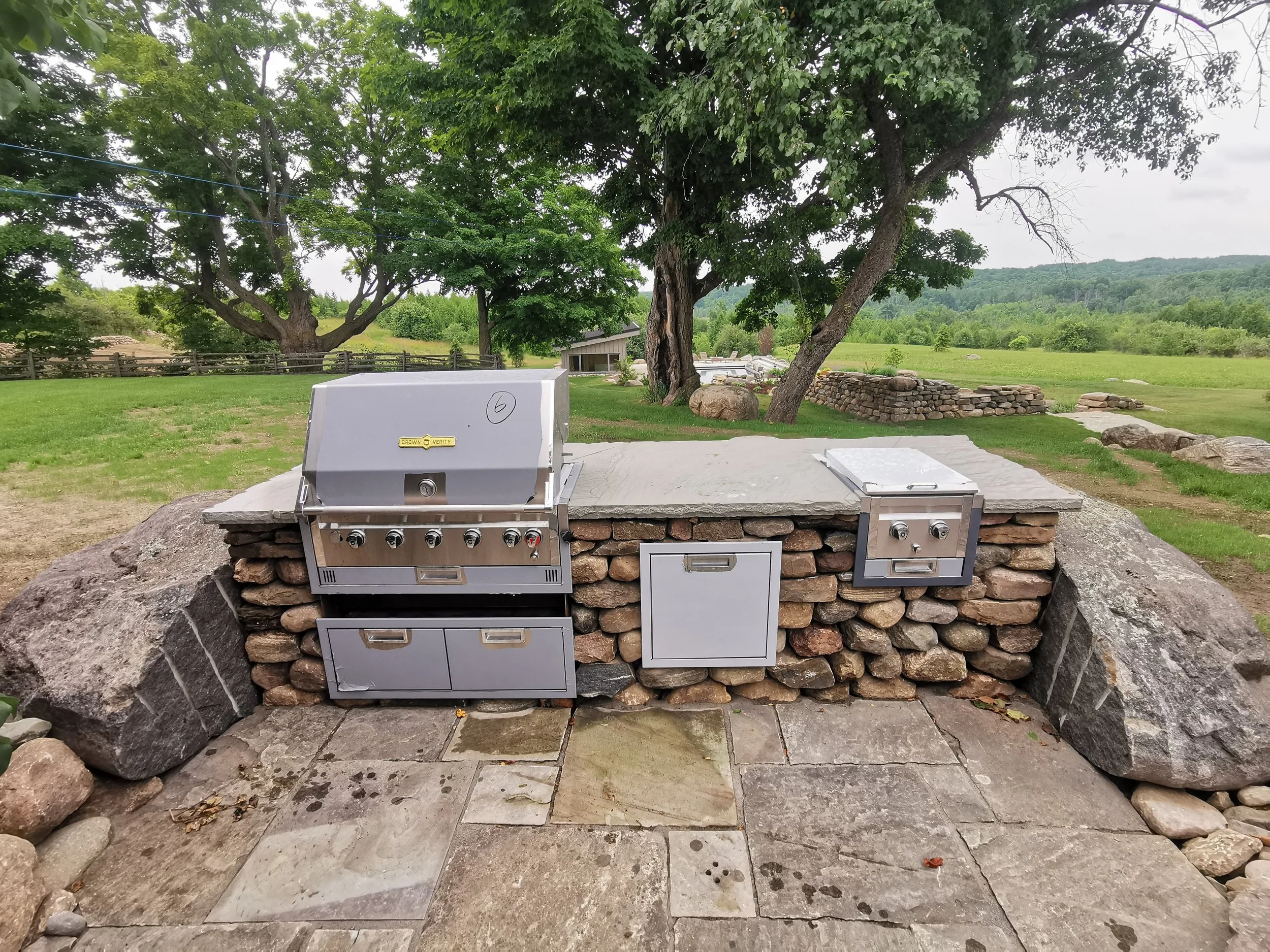 Granite Fieldstone Outdoor BBQ