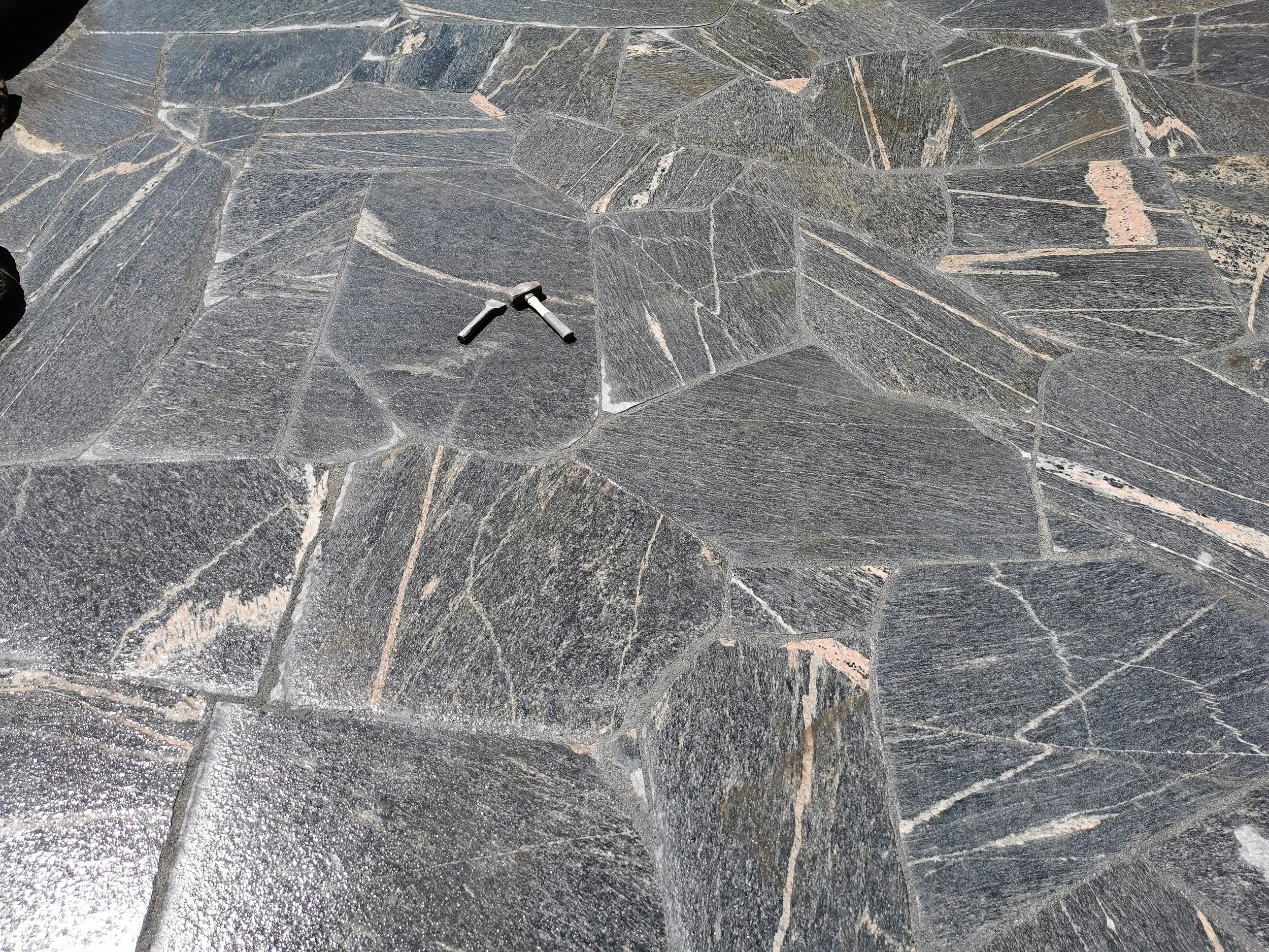 Jumbo Granite Flagstone