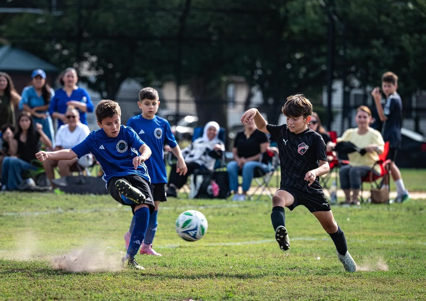 U10 Boys Blue are on an exciting rollercoaster this season with 1 win and 2 fierce battles lost! Can they make an incredible comeback this weekend against the Hotspurs? Let's give them all our support! Go boys! We've got your back! 💪🔵⚽️

#Haledon #