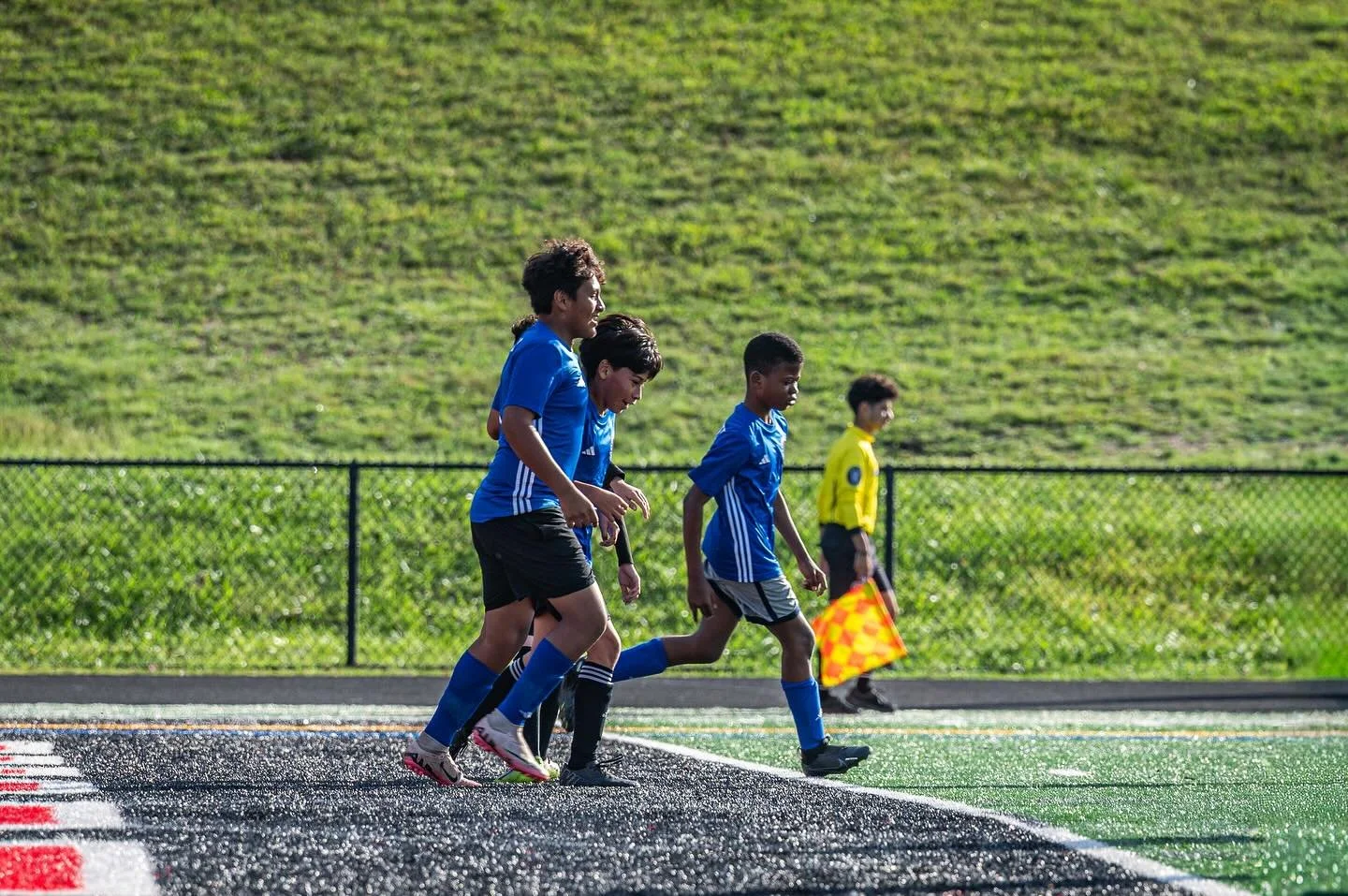 The U14 Boys White team has faced a challenging season, but every training session, these young athletes return with a fierce determination to succeed! Remember, no matter what the league standings say, a team truly loses only when they give up. Keep