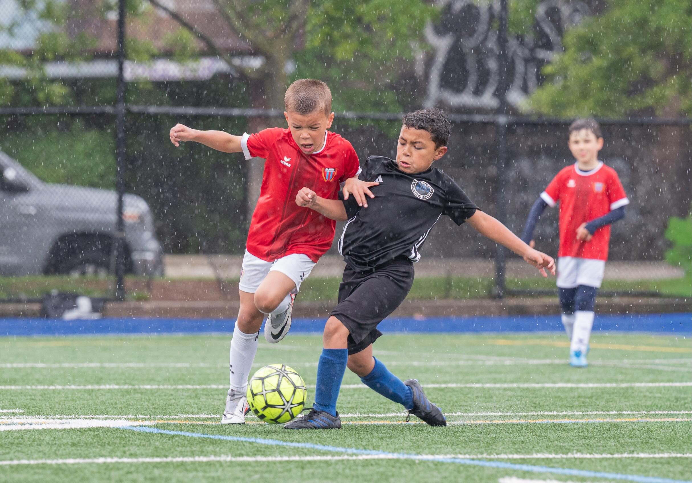 These boys love playing in the rain 🌧️⚽️

U8 Boys Blue are on a roll with 5 straight wins and still hungry for more 💪🔥

#NJYouthSoccer #USYouthSoccer #USSoccer

Photo Credit 📸: @johernandez_photos
