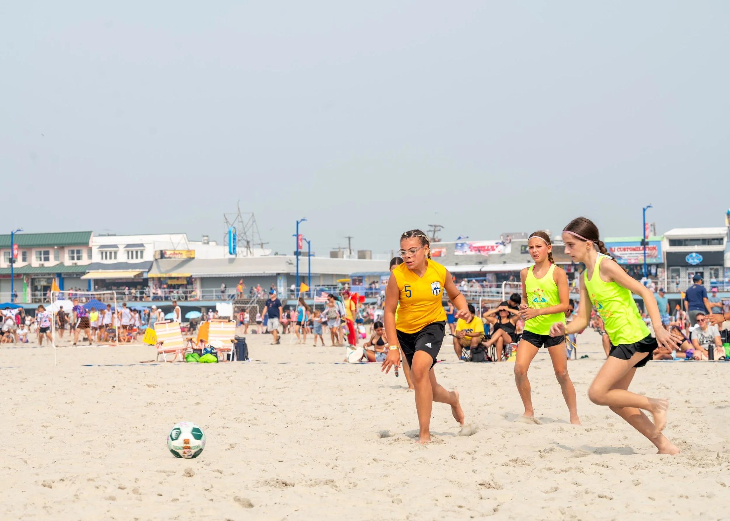 Who&rsquo;s down for some beach soccer!? 🌊⚽️☀️

#Jerseyshore #BeachBlast #BeachSoccer