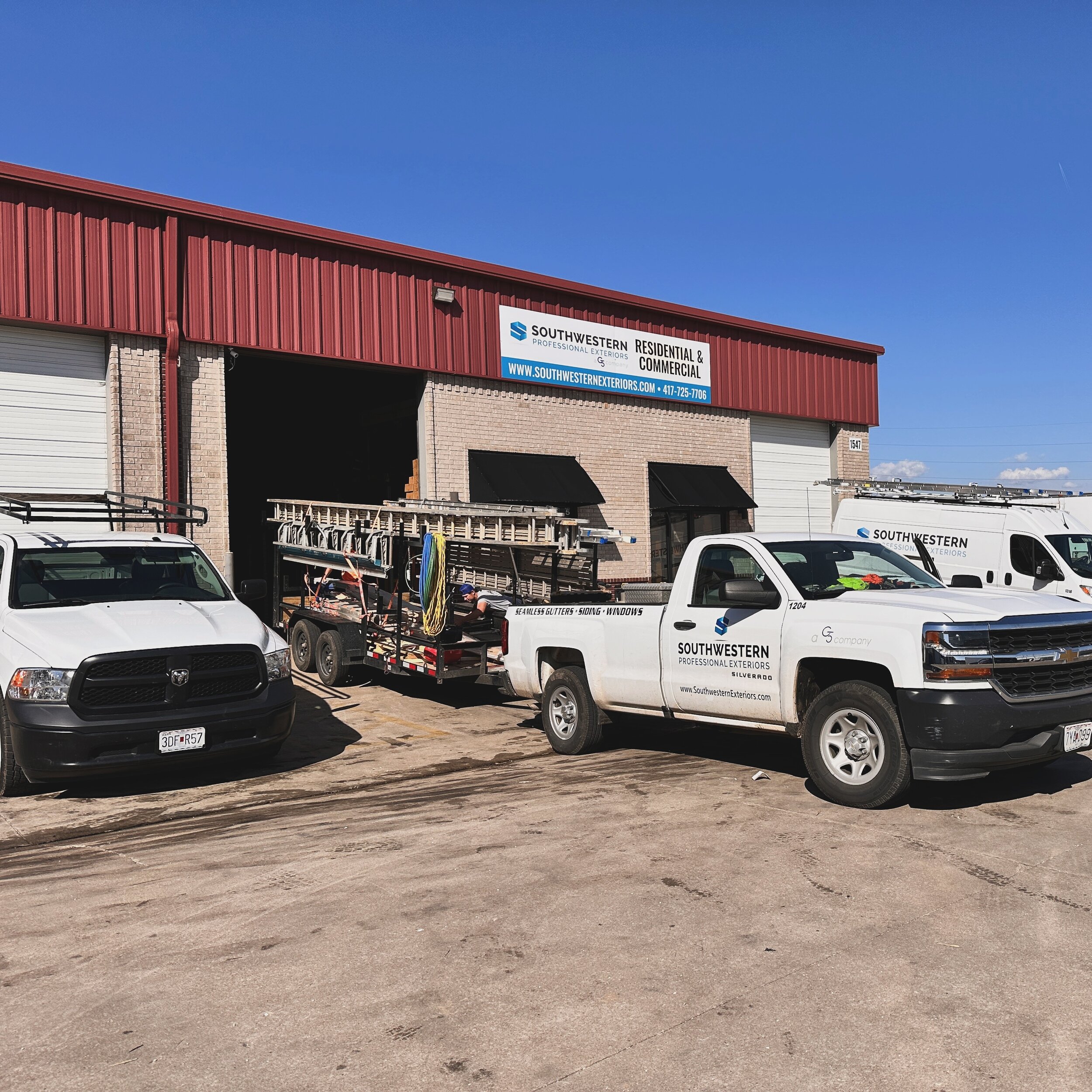 Happy Monday from Southwestern Exteriors! ☀️ 
-
Our crews are loaded up and ready to install some LP SmartSide siding today. Interested in learning more or getting a free estimate to re-side your home? Visit our website at the link in our bio for mor