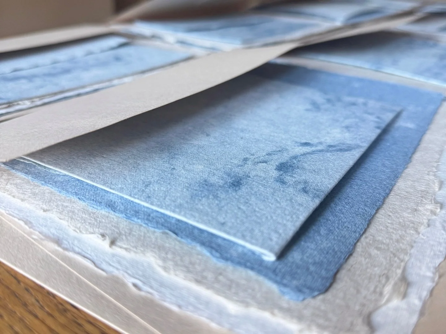 I saved the best till last and closed the week with my Patreon subscribers&rsquo; December delivery - a paper sampler ft some lovely reclaimed rag fibres. 

I&rsquo;m feeling so grateful for this Patreon community for allowing me space in the product