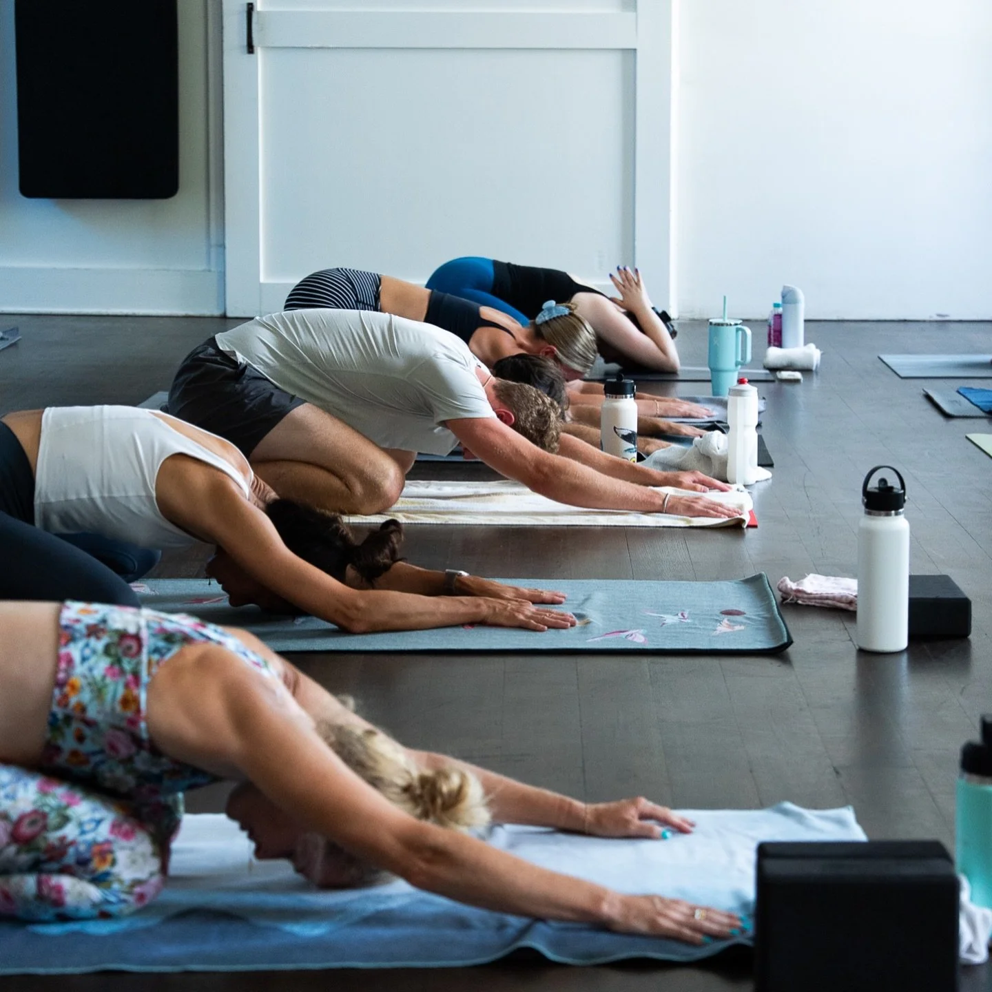 A biiiiig exhale into the weekend 

#poefairhaven #poe #hotpilates #heatedworkout #monmouthcounty

📸: @currentmediacompany