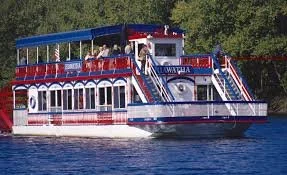Tag’s Dinner Cruise on Hiawatha