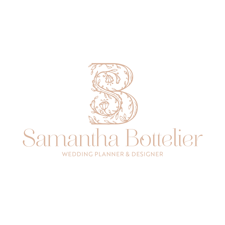 Un logo élégant avec une lettre 'B' ornée de motifs floraux, accompagnée du nom 'Samantha Bottier' et du titre 'Wedding Planner & Designer' en dessous.