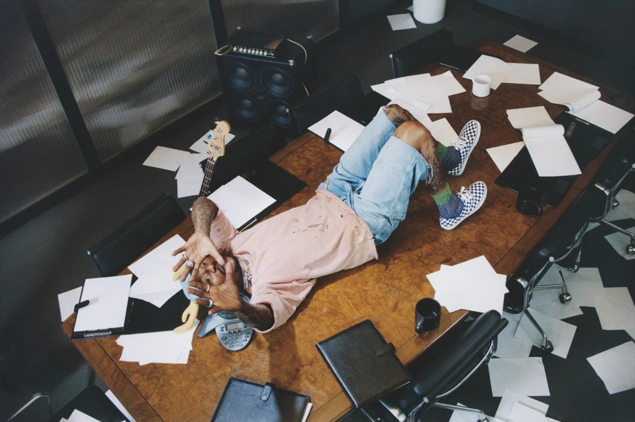 SP26_Lifestyle_Authentic_Franz_Lyons_VN000EGAAMQ_05 Large.jpeg