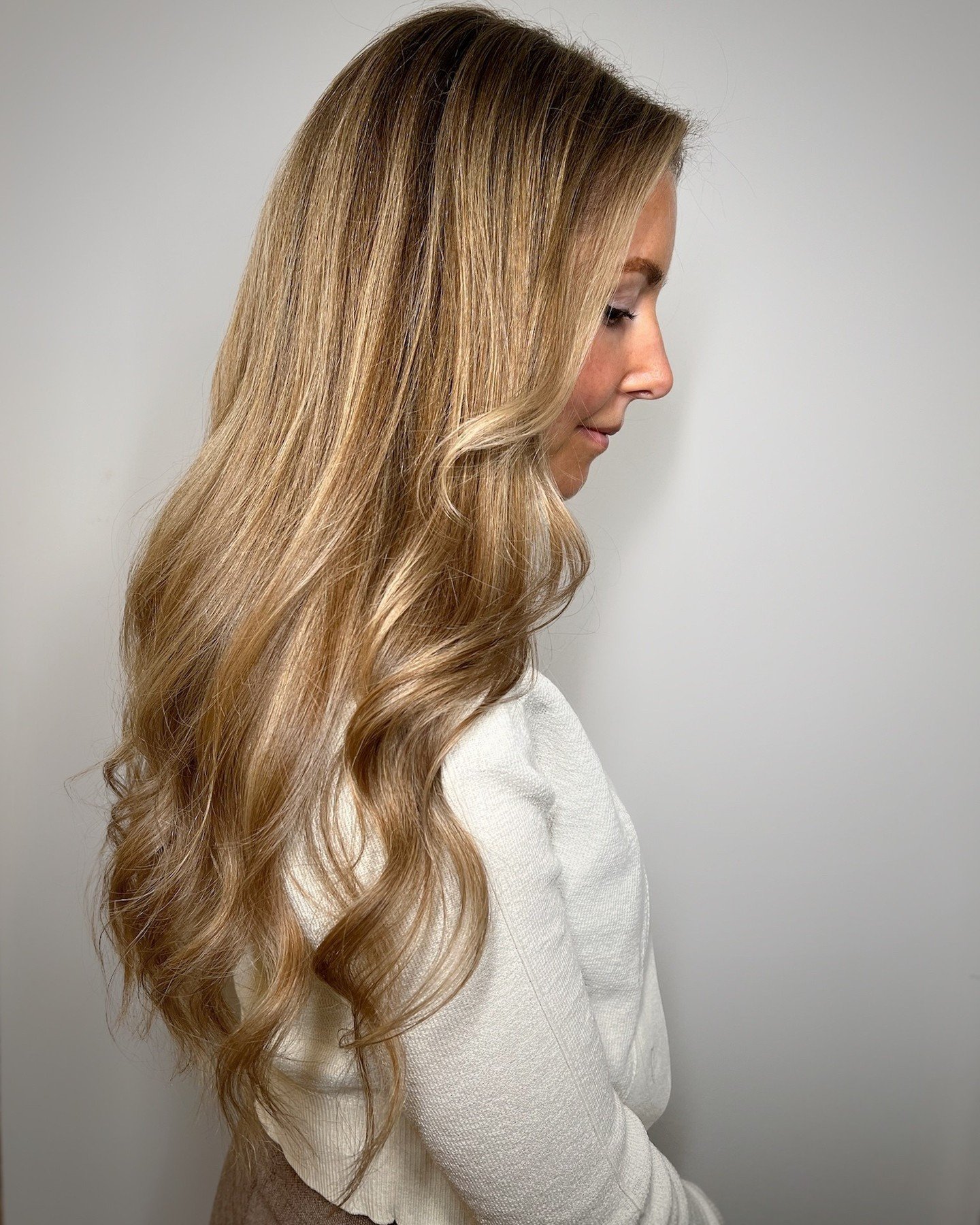 Freshened up the highlights and added a bit more shape to the cut. That&rsquo;s what was on the agenda at Linn&rsquo;s latest visit with Linda 💇&zwj;♀️