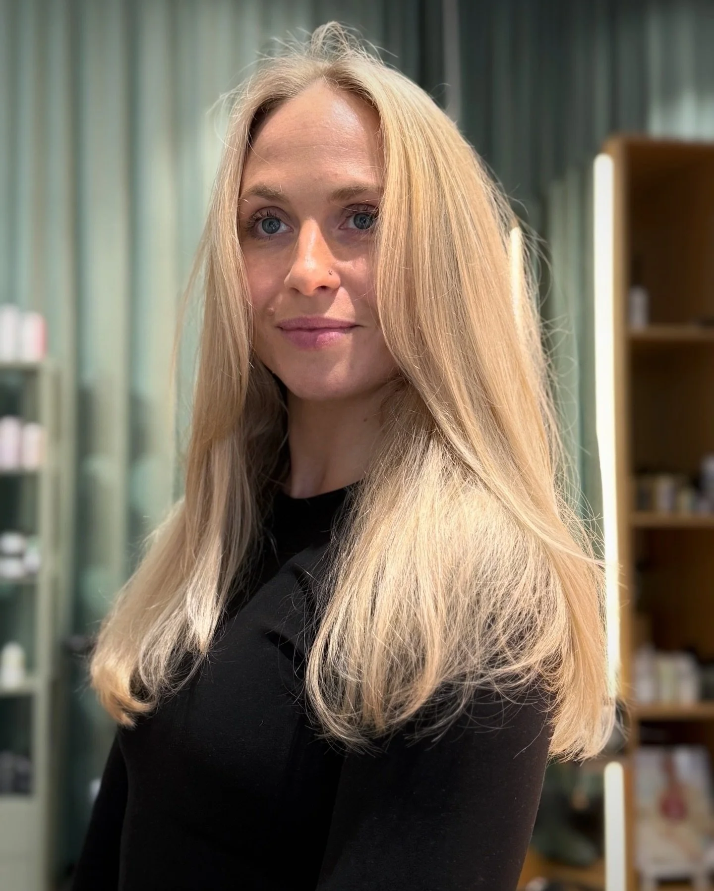 Soft, sun-kissed, and effortlessly chic ✨⁠
This sandy blonde blend is all about natural dimension &mdash; a perfect balance of cool and warm tones for that lived-in, beachy feel.