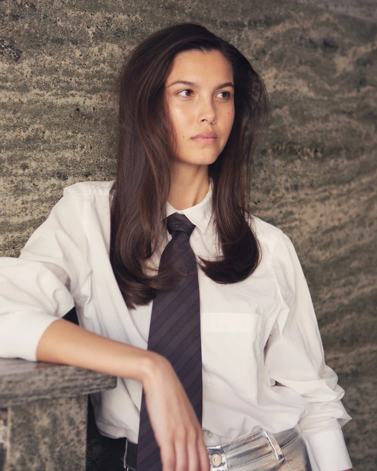 FW26/27⁠
The side part revival.⁠
Soft, powerful, and full of volume.⁠
Minimal effort, maximum attitude &mdash; just how we like it.

Thank you for your support ❤️
Haircare: @davinessverige
Makeup: @thats_so_mimmi 
Photo: @clara.bah 

Collection creat