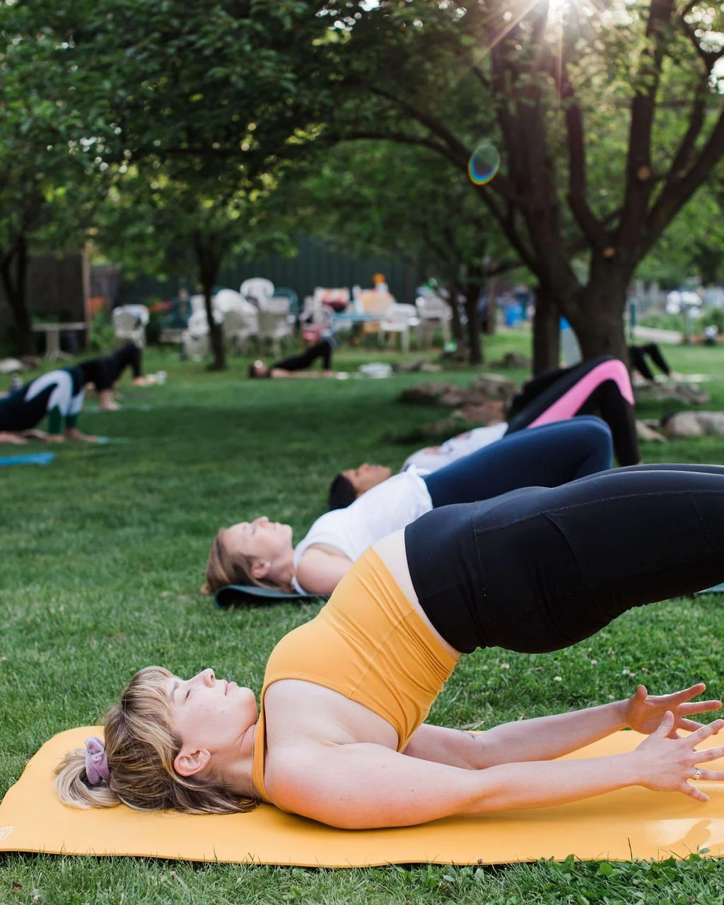 TIS THE SEASON! Outdoor yoga classes are back for another year ☀️🌻😎

Meet us at Corinthian Gardens this Spring &amp; Summer, and don&rsquo;t forget your mat, water and sunscreen! 

Tuesdays 6:00 - 7:00 PM @powers_and_strength
Sundays 10:30-11:30 AM