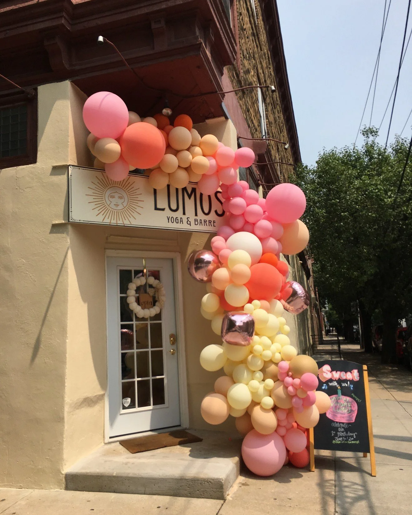 Happy Anniversary to  8 YEARS of Lumos this weekend 💫🌟 

As a thank you to our community, clients and instructors we are celebrating with raffles, yummy treats, and FREE classes! 

Everyone who attends a class during anniversary weekend, or who pur