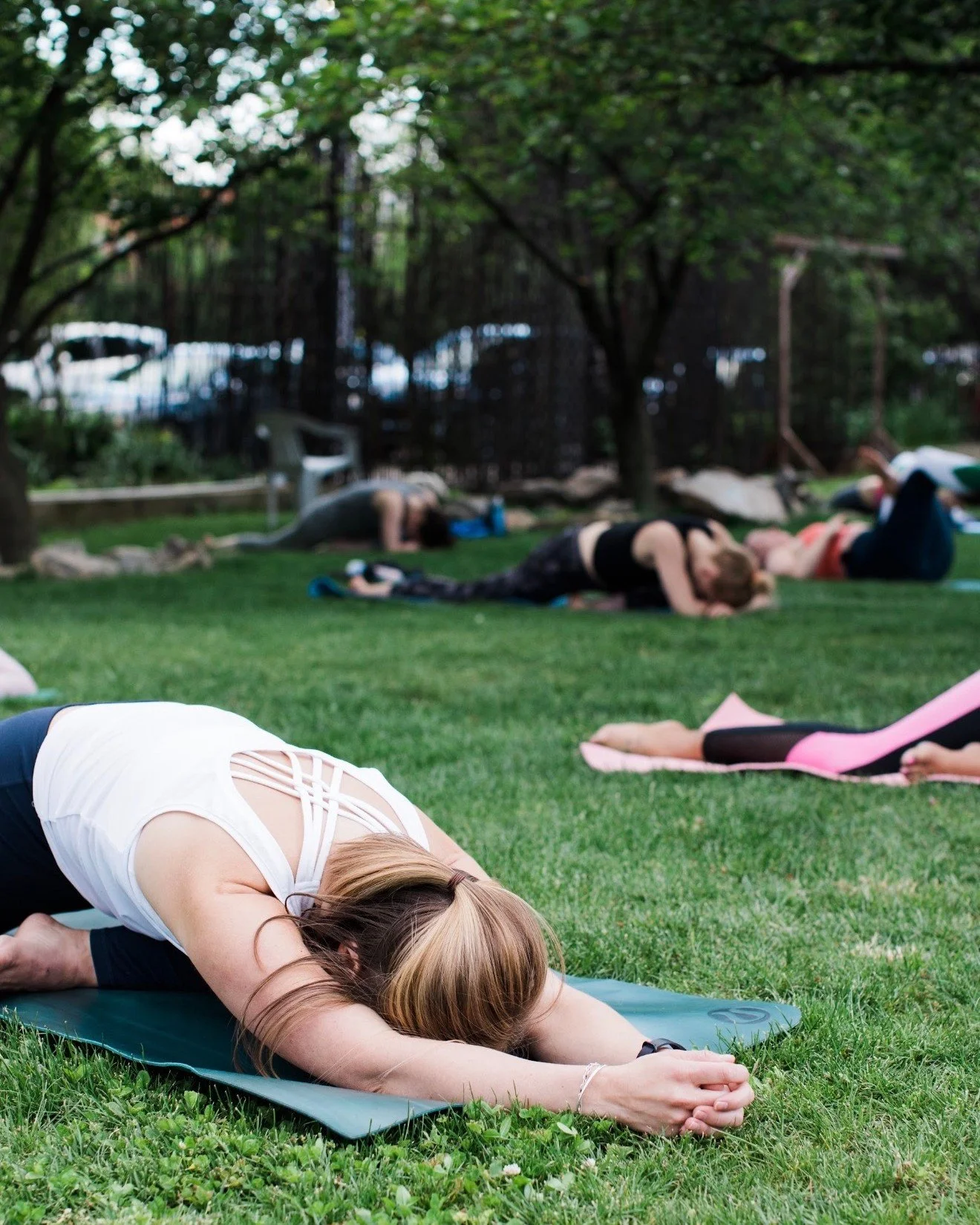 Enjoy the last few weeks of Summer with Yoga at Corinthian Garden! 

Join Josie @eat_pray_yoga on Tuesday evenings at 6 pm and Abby @abbu14 on Sunday mornings at 10:30 am. Book your spot via Momence.

📷: @gabrielabarrantesphoto