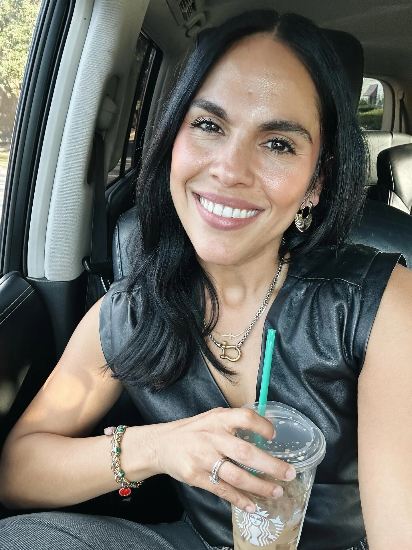 October owes me nothing. I wish I had room to share more. How beautiful life can be when we choose to see it. Thank you God. 🍂🍁🖤

Now, Merry Christmas everybody! 🎄