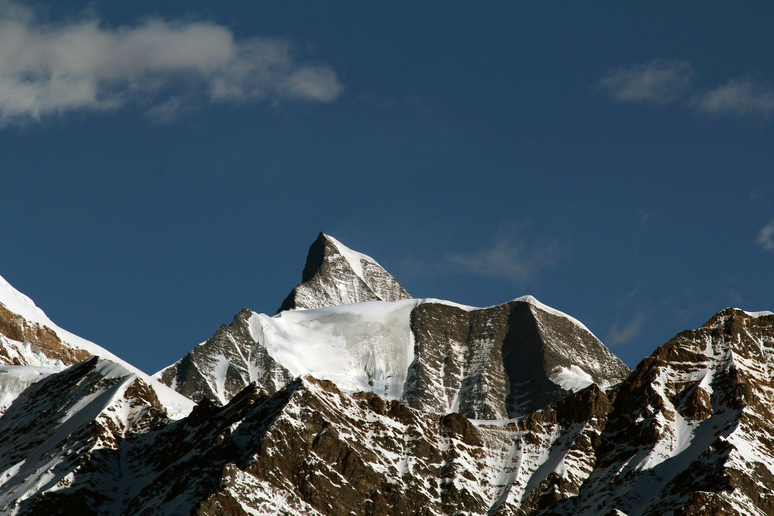 Climb big peaks in the Indian Himalayas with Skyward Mountaineering.