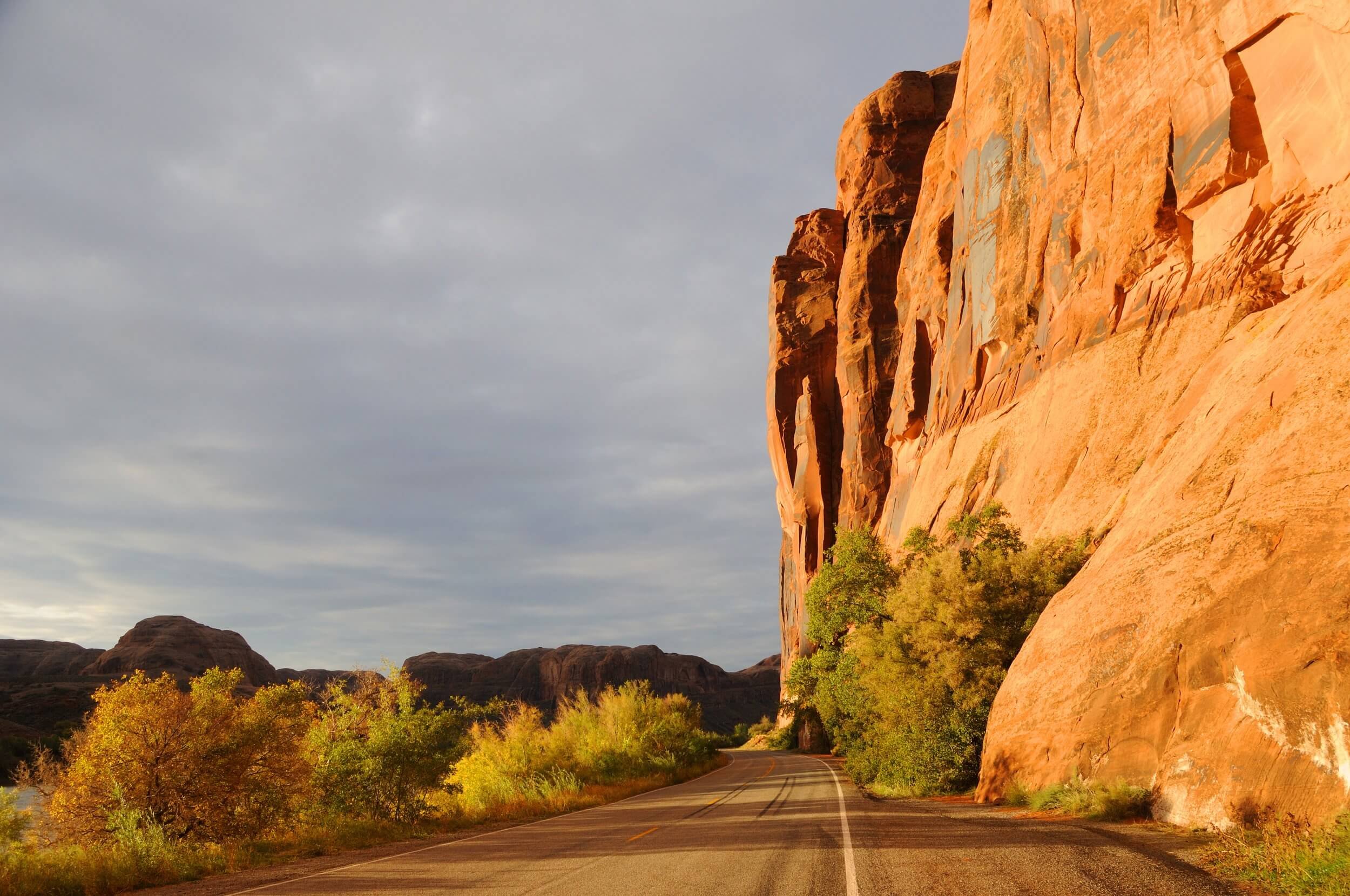 Looking down Potash Road at the famous roadside climbing area of Wall Street.