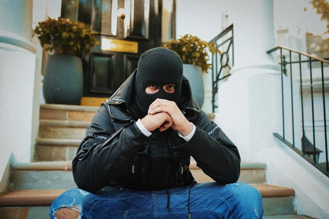 M HUNCHO – ON HIS TERMS