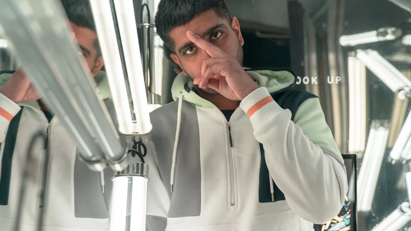 ON THE RIDDIM WITH STEEL BANGLEZ.