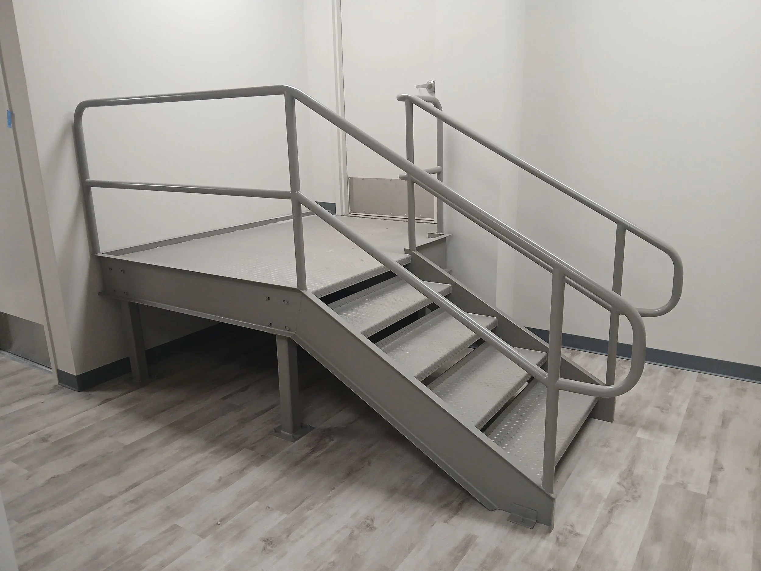 Manor stair 1.jpg