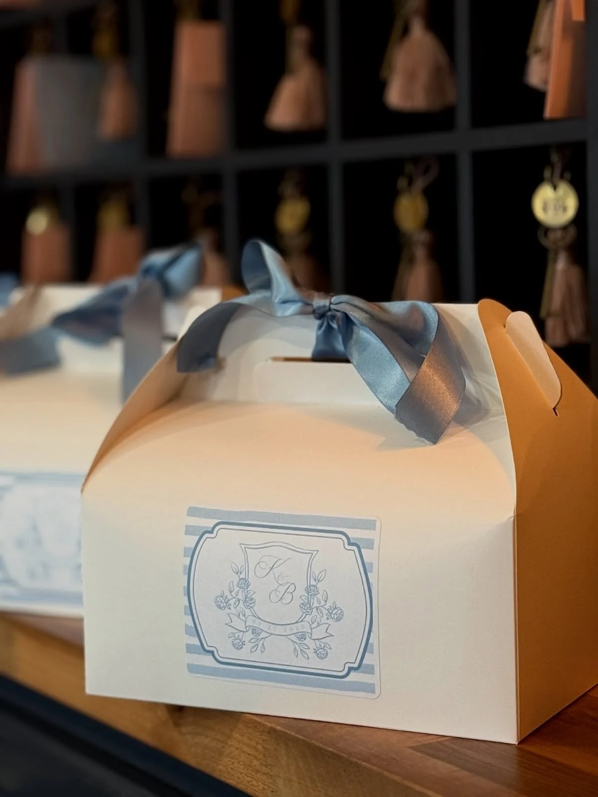 Let us be your &ldquo;something blue&rdquo; (and pink!) 💙💗

Planning a wedding weekend, family reunion, corporate retreat, or special event?

Alexandra Inn is the perfect lodging partner to make your occasion unforgettable.

With a variety of room 