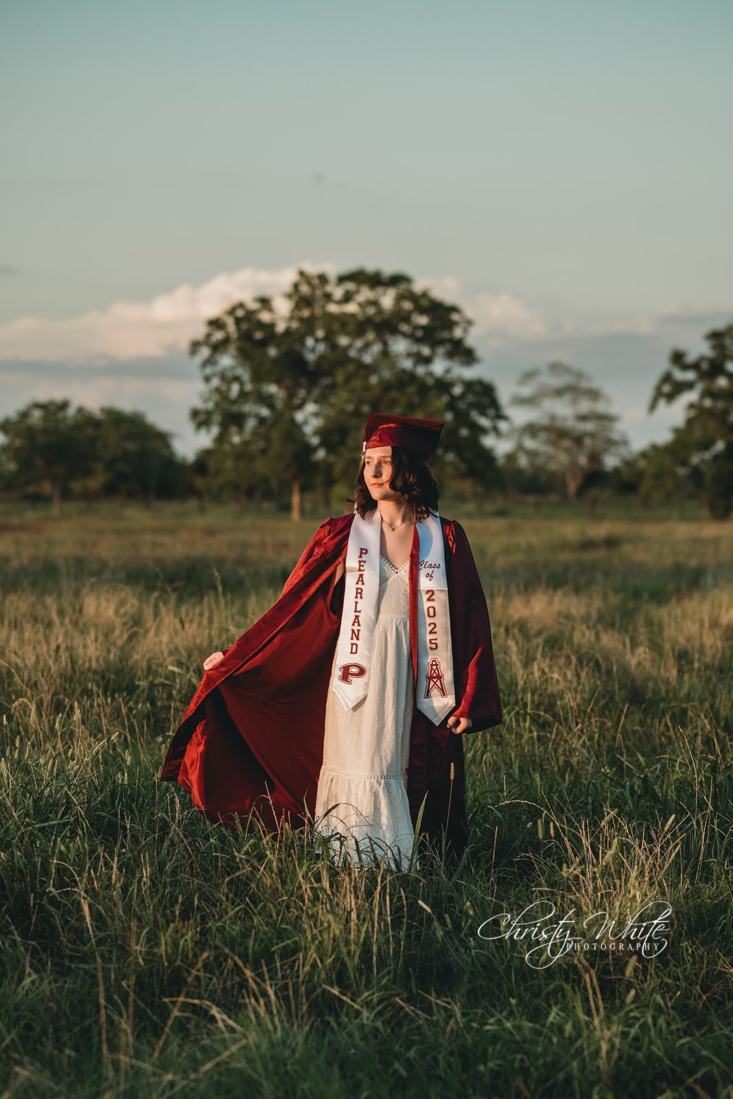 Senior photography session in Pearland field location