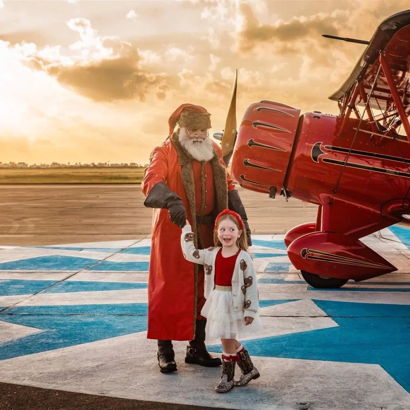 Interactive Santa photography experience in Galveston, Texas.