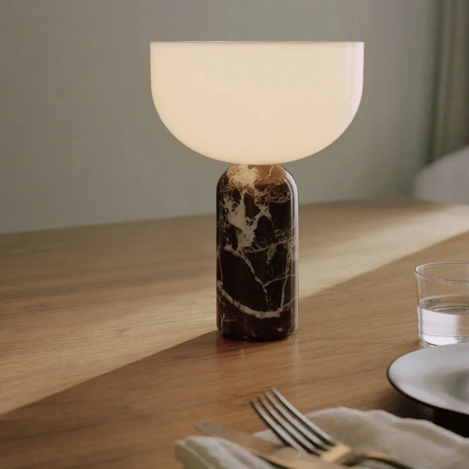 diewohnerei-newworks-tischlampe-kizu-portable-rosso-levanto-marble-mood.JPG