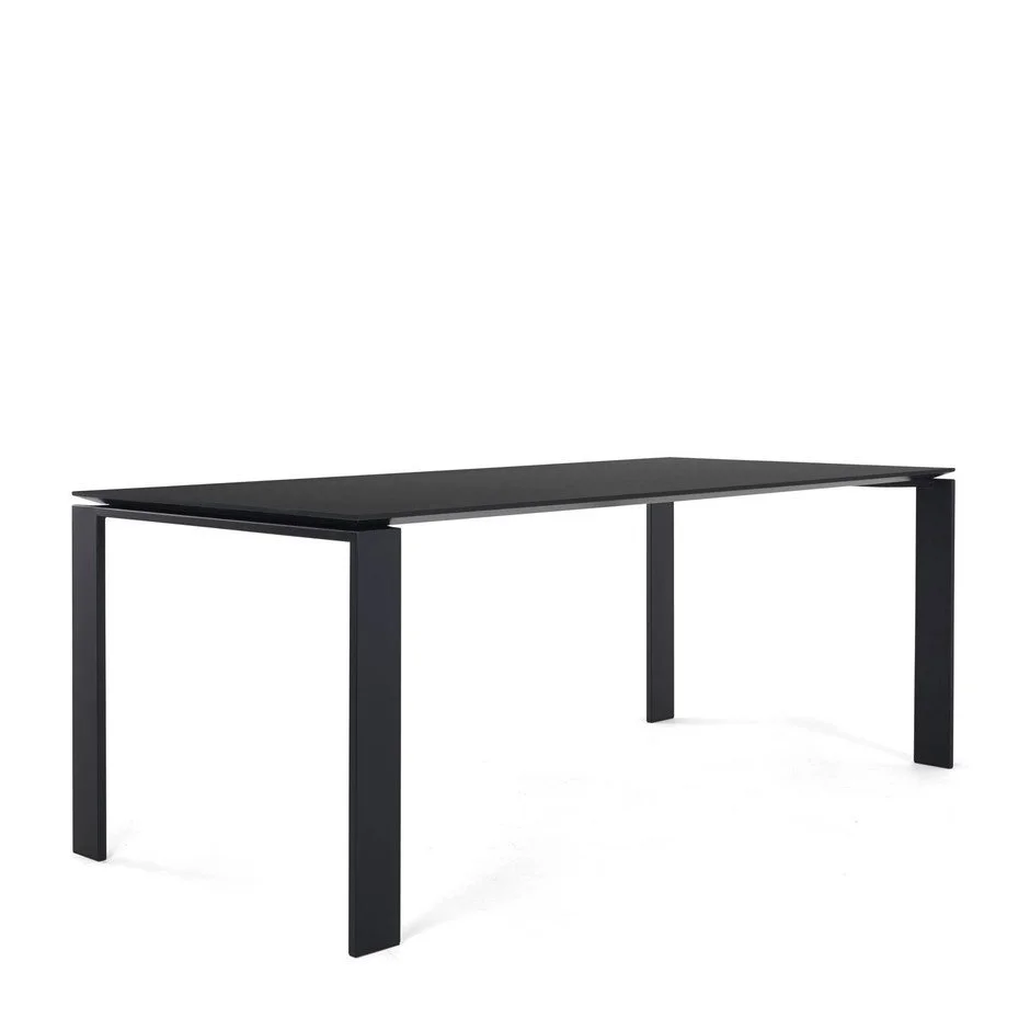 diewohnerei-kartell-tisch-four-190x90-schwarz.jpg