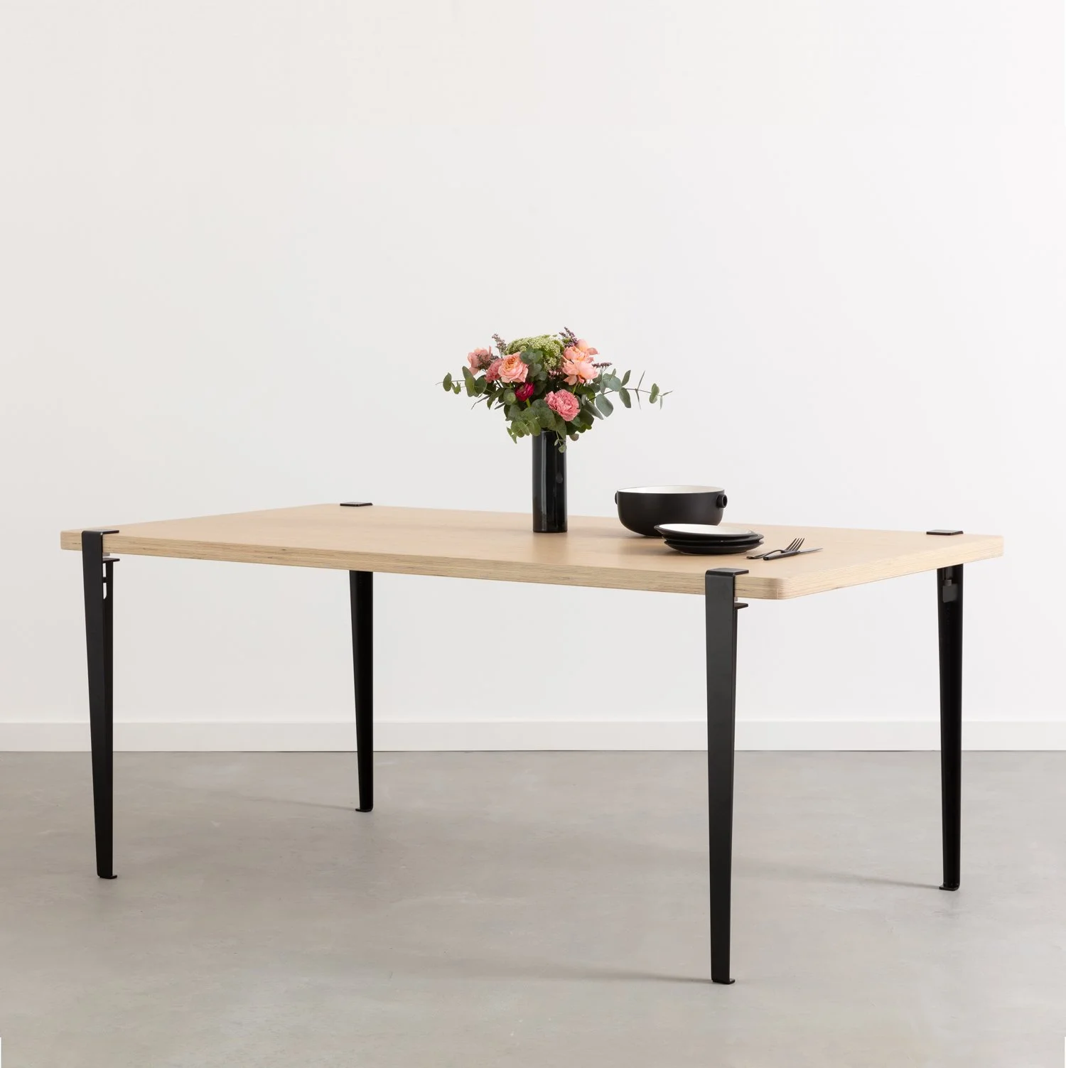diewohnerei-tisch-180x90-Eiche-schwarz.jpg