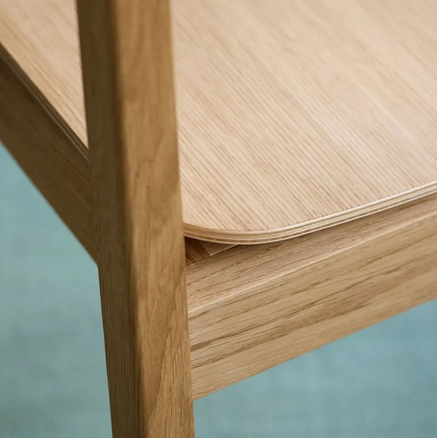 diewohnerei-moebe-stuhl-everyday-eiche-detail.jpg