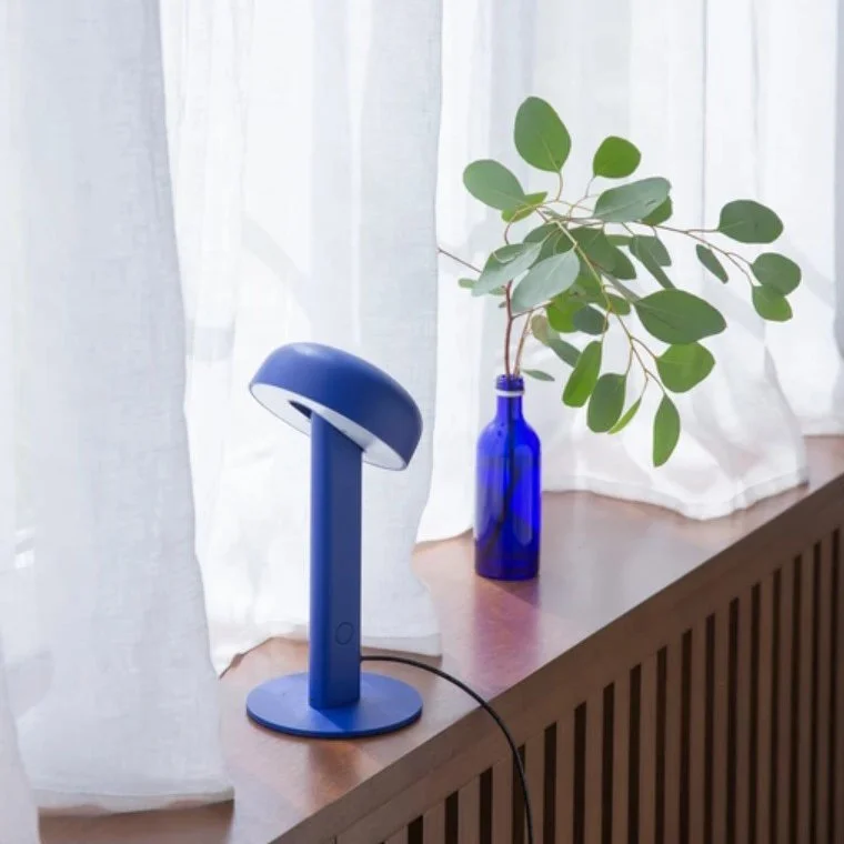 diewohnerei-tiptoe-lampe-nod-blau-mood.jpg