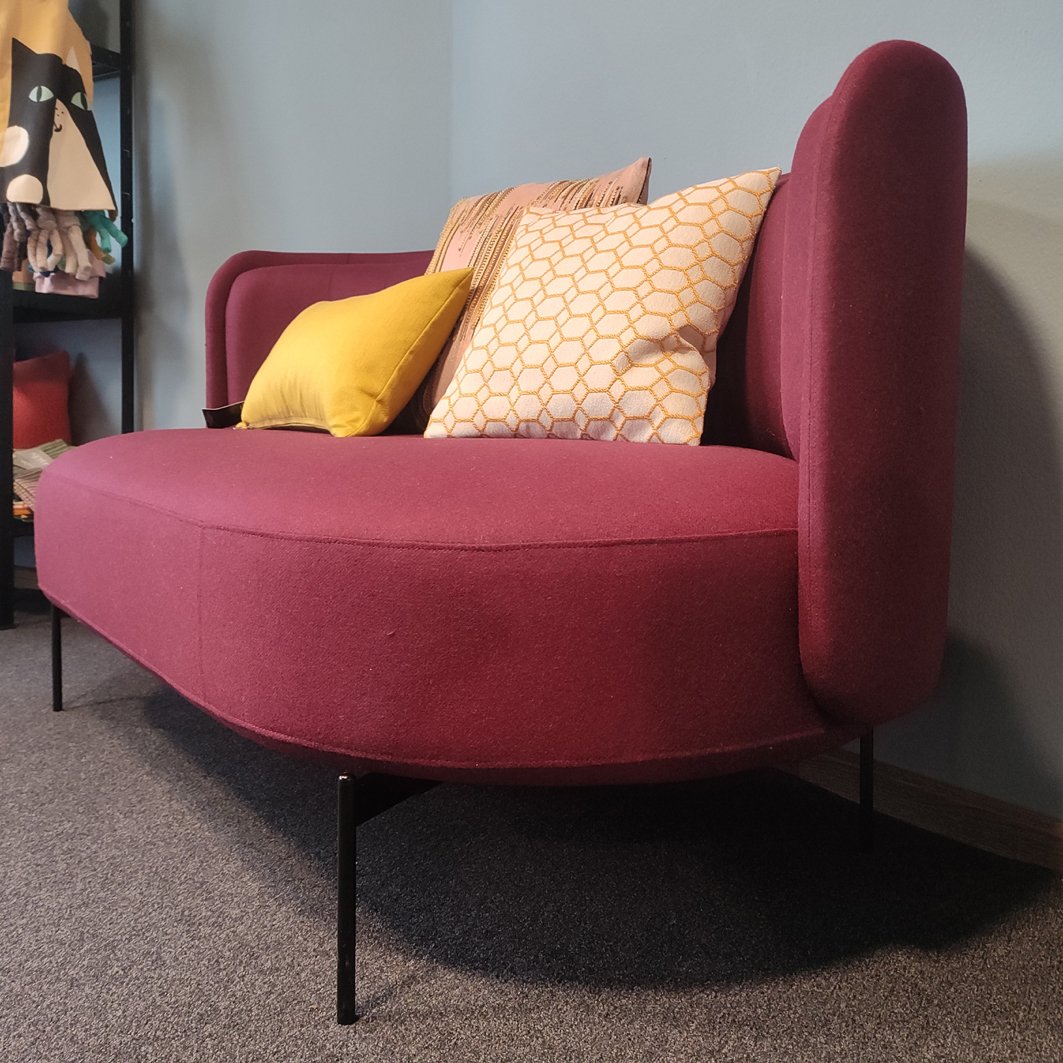 diewohnerei-softline-joe-sofa-laden1.jpg