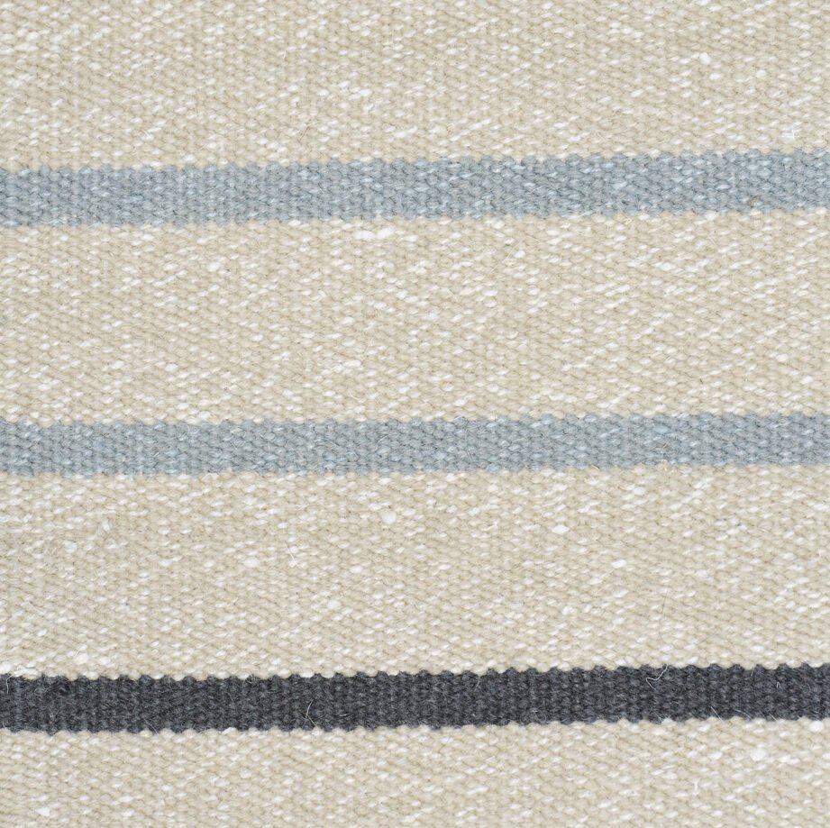 diewohnerei-Teppich-Fabula-Poppy-Hellblau-Beige-Detail.jpg