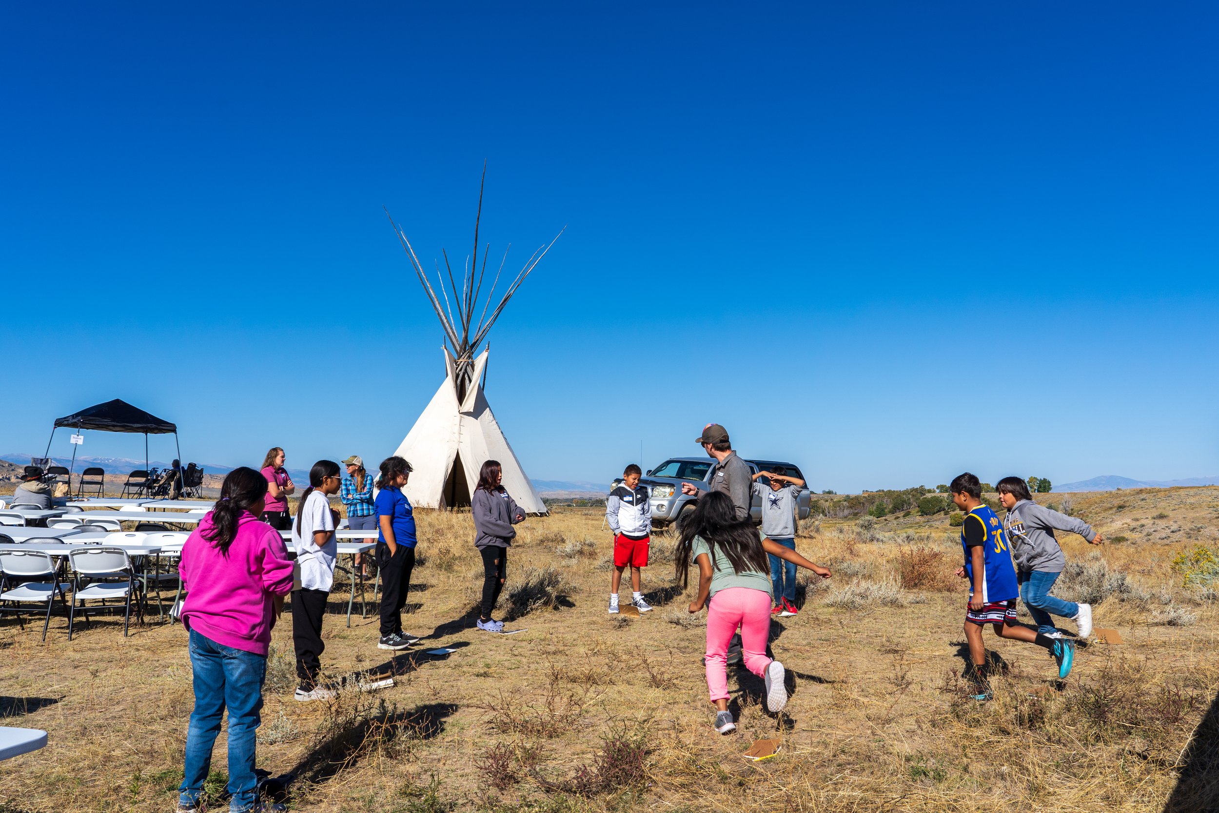  Alex Sivitskis with Teton Science Schools gets students moving while talking about the natural landscape around them. (Photo GYC/London Bernier) 