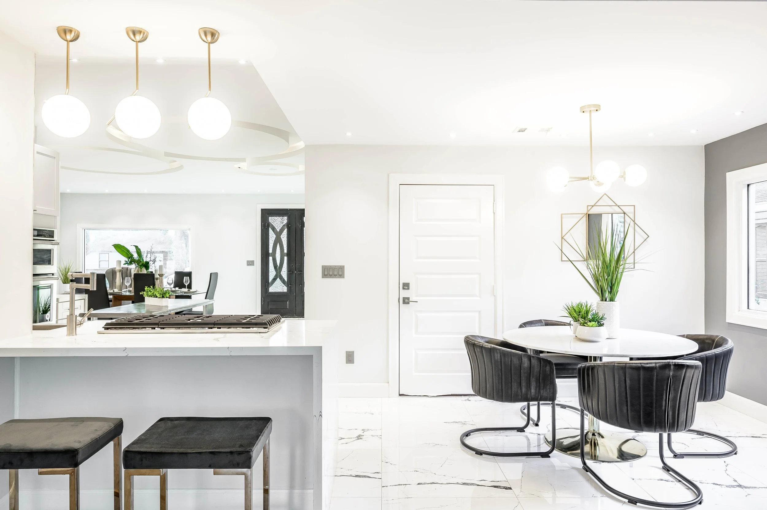 2206 Saxon Dr-15.jpg