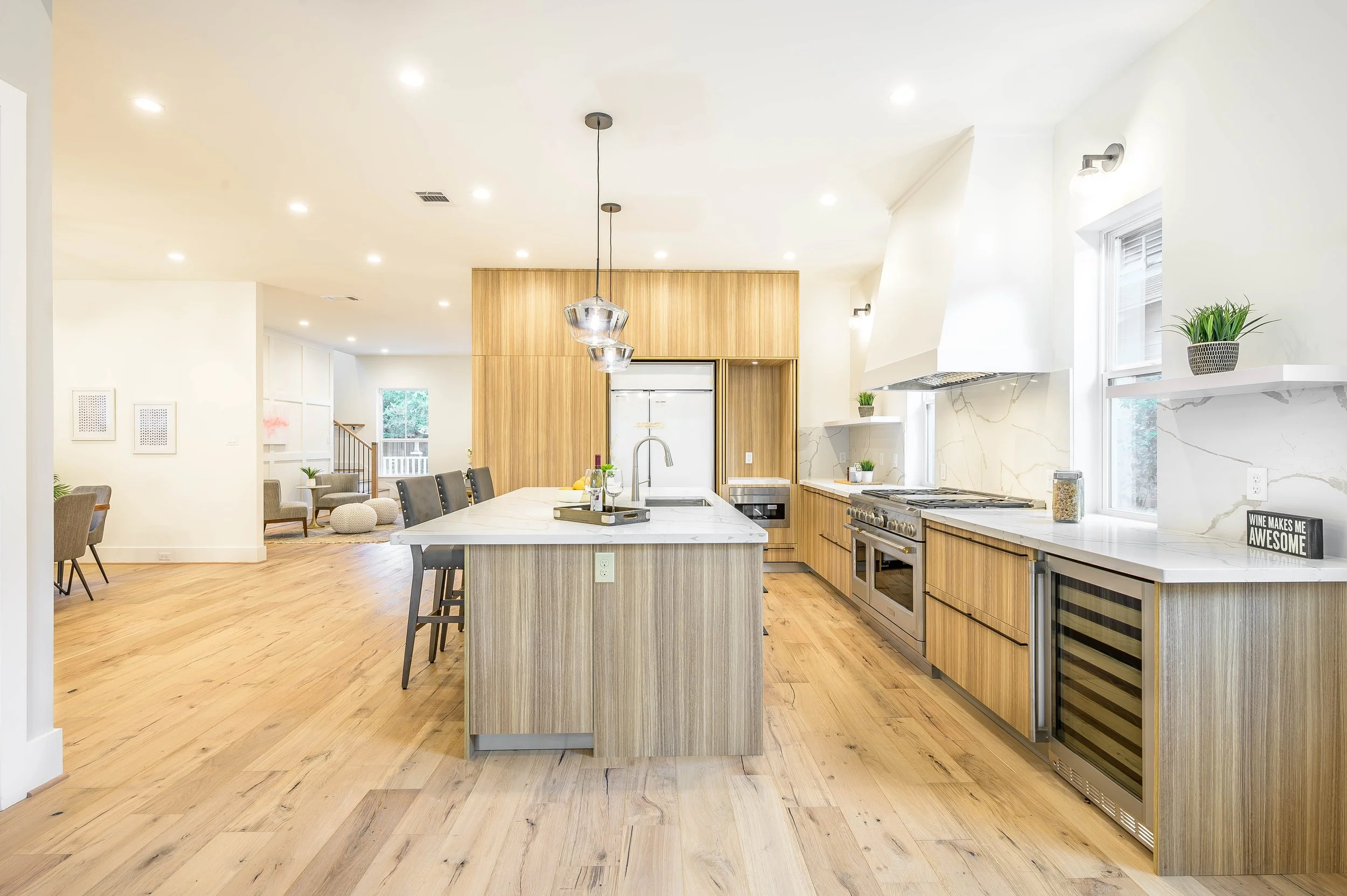 638 E11th 1-2 St-24.jpg