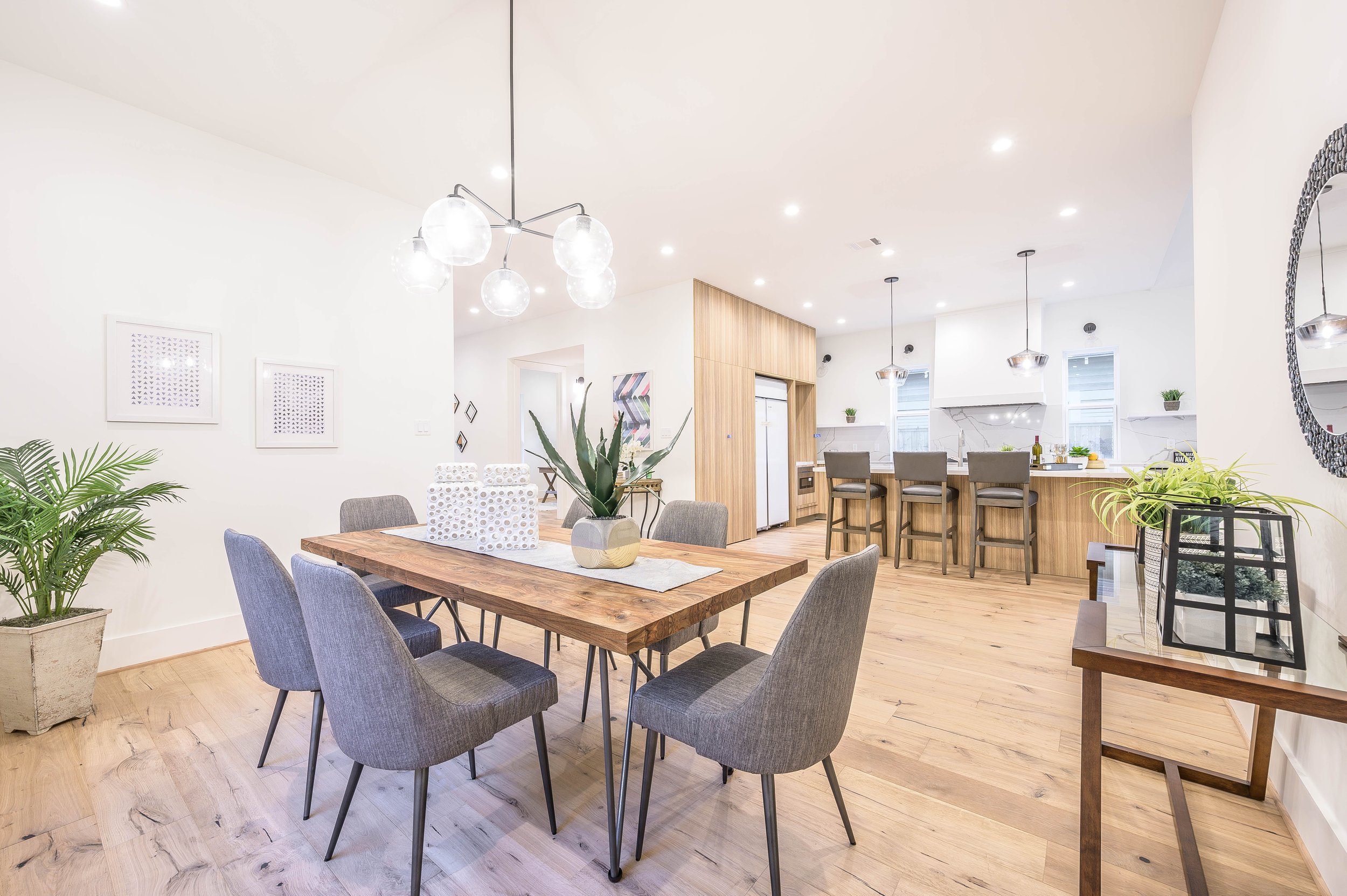 638 E11th 1-2 St-17.jpg