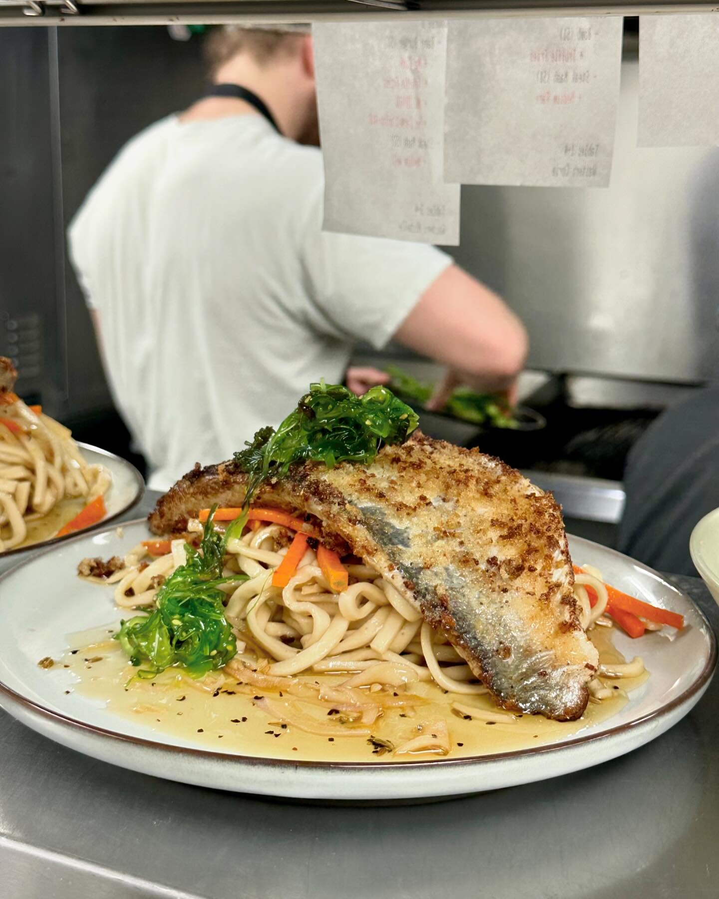 Friday April 12th Specials! 

🐟 Locally caught panko crusted Blue Fish filet over udon noodle salad with wakame and sweet &amp; sour Vietnamese sauce

🥩 Braised bone-in veal short ribs over roasted garlic kohlrabi puree with kohlrabi leaf &amp; fen