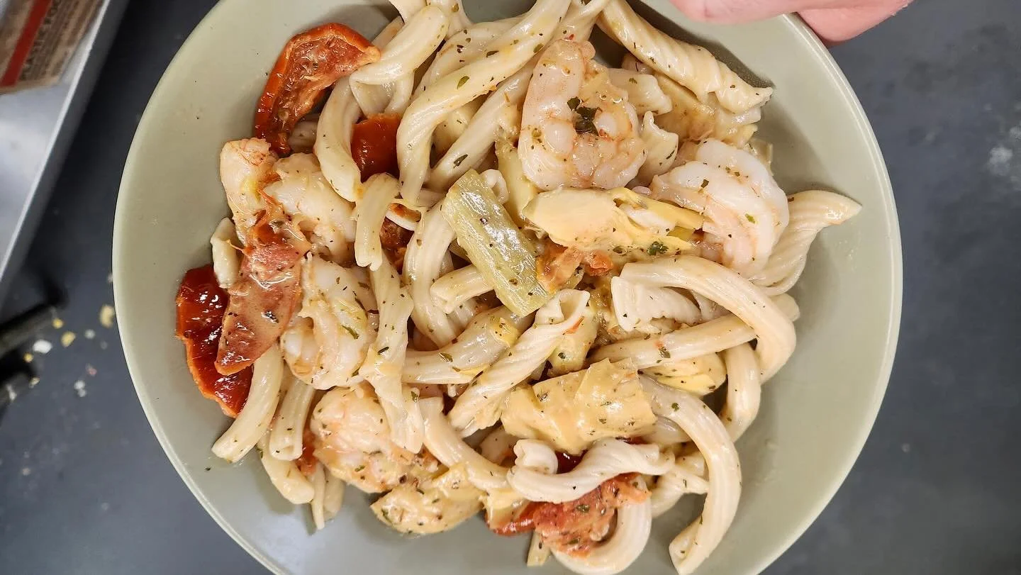 Specials | Thursday 10/14
π
 Fried Green Tomato Caprese
Rattleroot green tomatoes, cornmeal-crusted and fried golden, topped with a burrata cheese ball, maple-balsamic vinaigrette, and basil oil.
π€ Mediterranean Shrimp Pasta
Sautéed shrimp,
