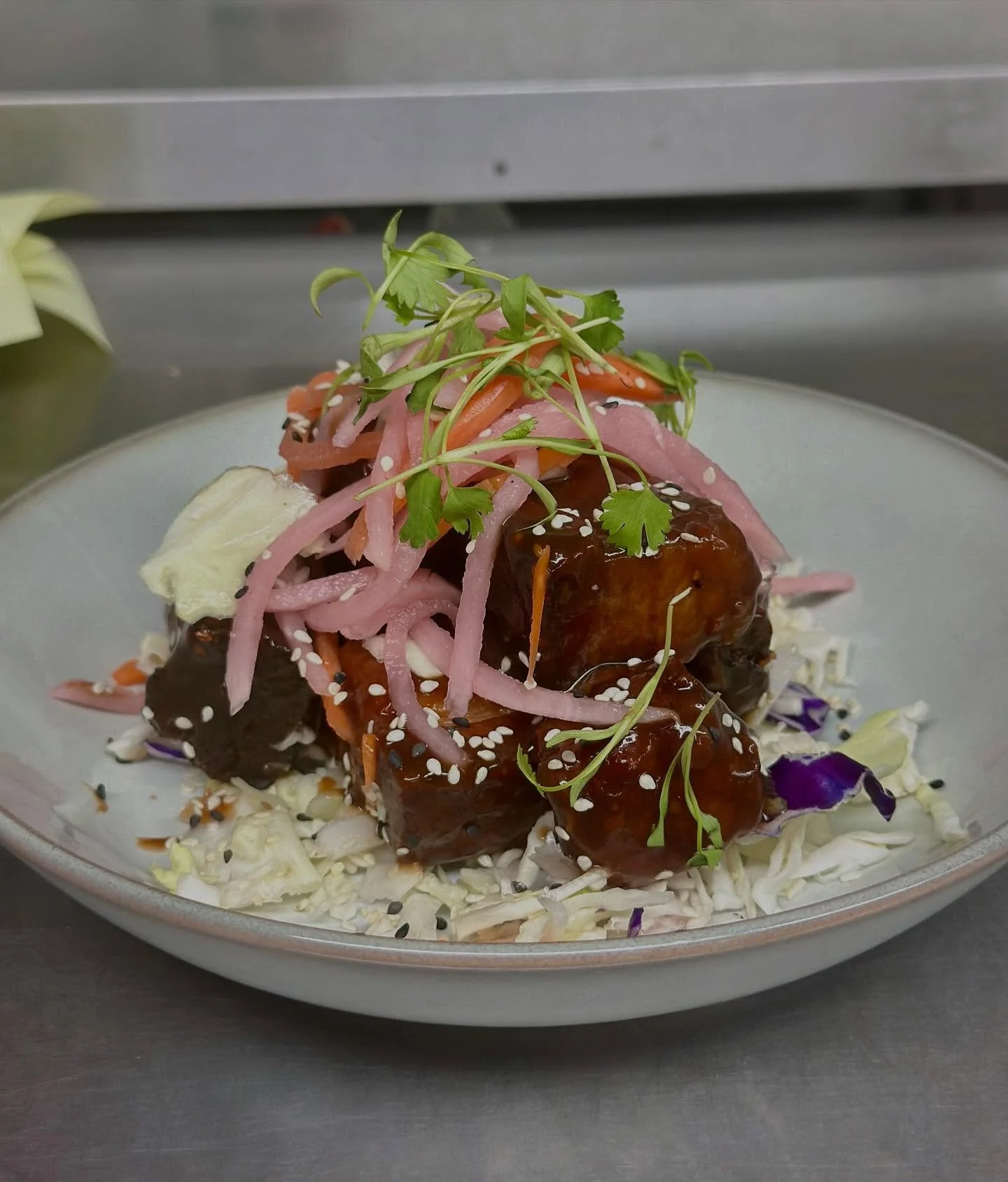 Specials | 11/13-16

🐖 Crispy Asian Pork Belly Bites
Deep-fried pork belly bites tossed in a hoisin glaze, topped with pickled carrots &amp; daikon.

🥖 Pork Belly Banh Mi
Slow-roasted pork belly &amp; chicken p&acirc;t&eacute; with pickled daikon, 