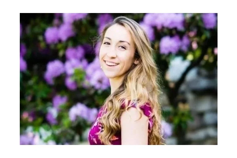 Patio Sessions w/ Lizzy Marquis