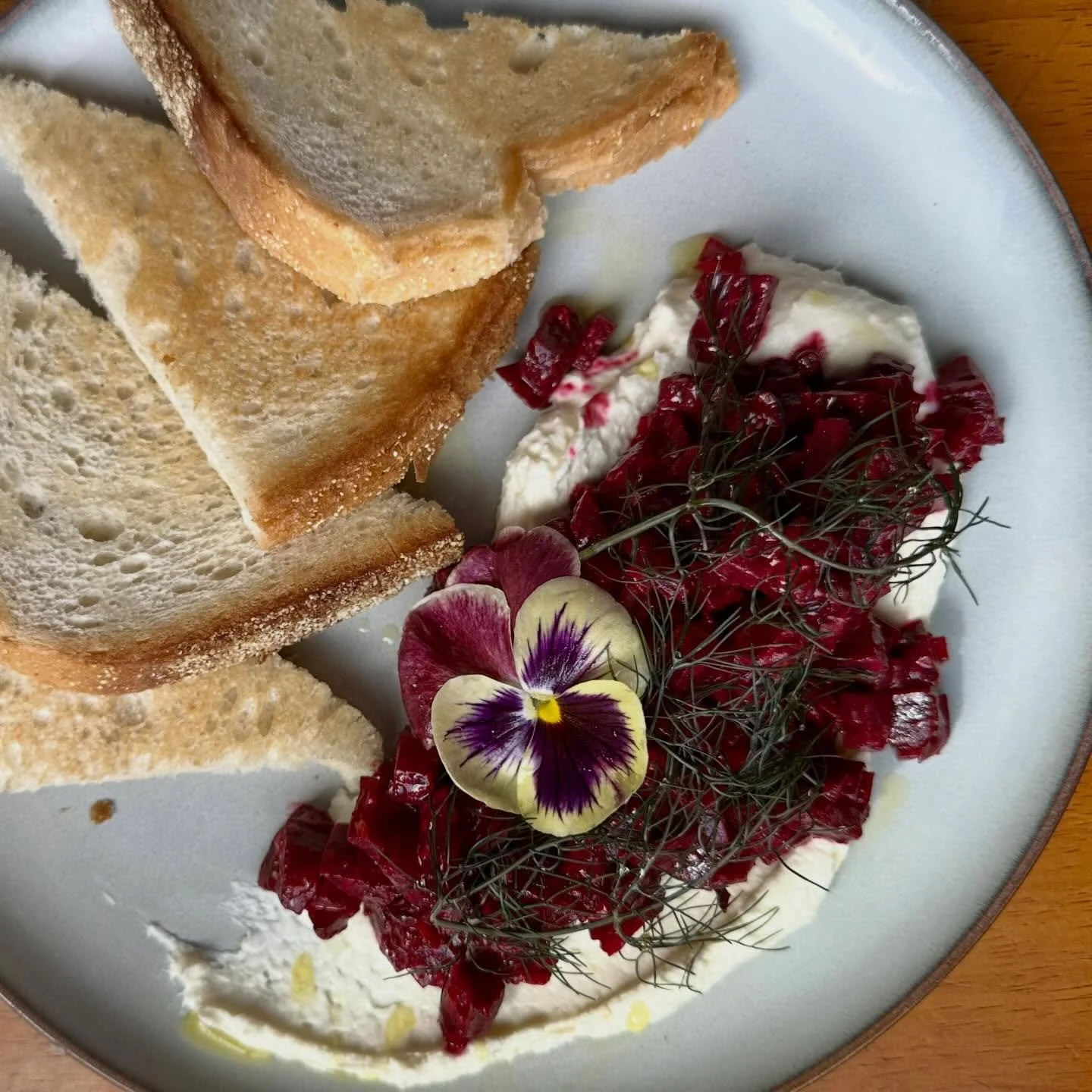 Specials 5/28 &ndash; 5/31

🥣 Soup - Chicken, barley &amp; vegetable

🫜 Beet Tartare
Roasted @rattlerootfarm beets (shallots, capers, dijon, thyme vinaigrette, oil-poached bronze fennel, chives), whipped goat cheese, pickled pepitas, beet green duk
